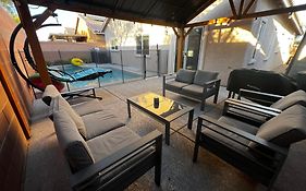 Family Friendly Contemporary House With Pool